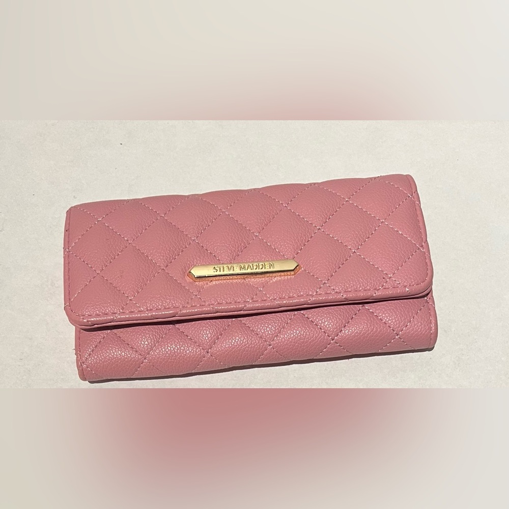 Steve Madden Multiple Compartment One Button Wall… - image 1